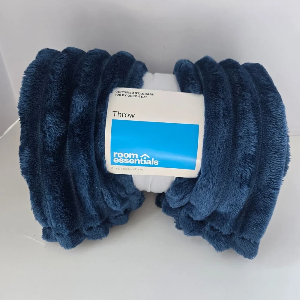 Room Essentials Throw Blanket 50x60 Blue Ribbed Plush Polyester BRAND NEW